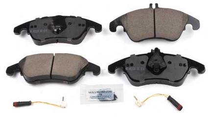 Mercedes Disc Brake Pad Set – Front (Ceramic) (EURO) 0074207520 – Akebono Euro Ultra-Premium EUR1342