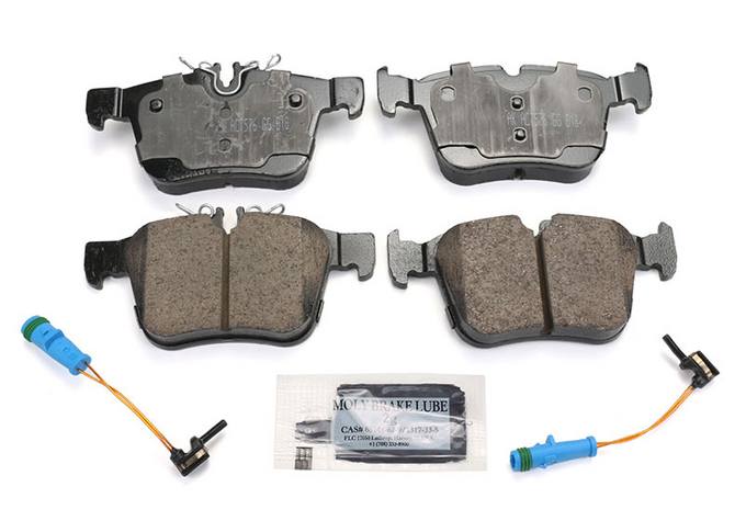 Mercedes Disc Brake Pad Set – Rear 0004208200 – Akebono Euro Ultra-Premium EUR1795