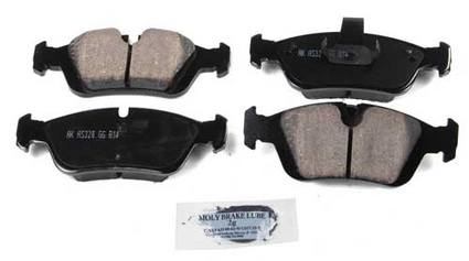 BMW Disc Brake Pad Set – Front (Ceramic) (EURO) 34116761244 – Akebono Euro Ultra-Premium EUR781