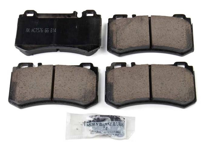 Mercedes Disc Brake Pad Set – Rear 003420622041 – Akebono Euro Ultra-Premium EUR984