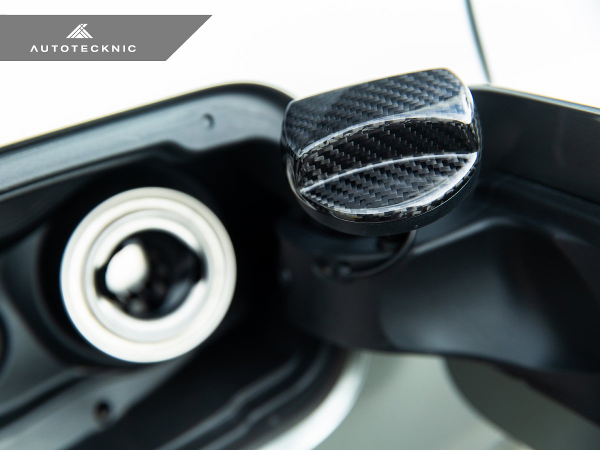 AutoTecknic Dry Carbon Competition Fuel Cap Cover