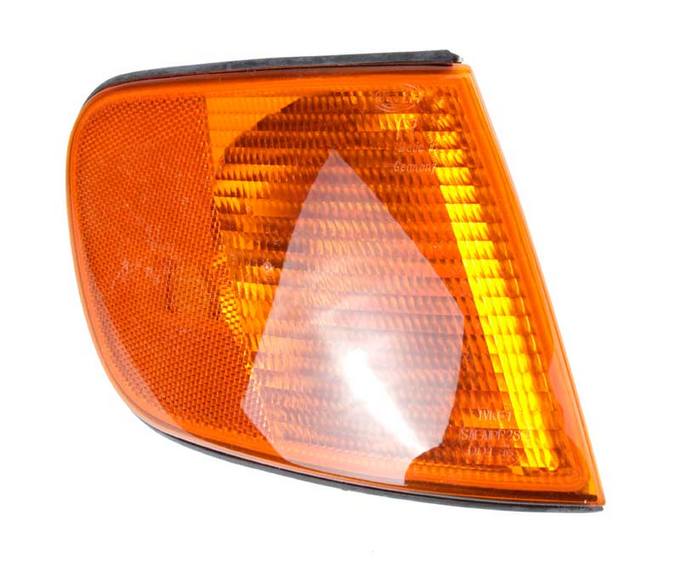 Audi Turnsignal Light Lens 4A0953050C – Hella H93384001