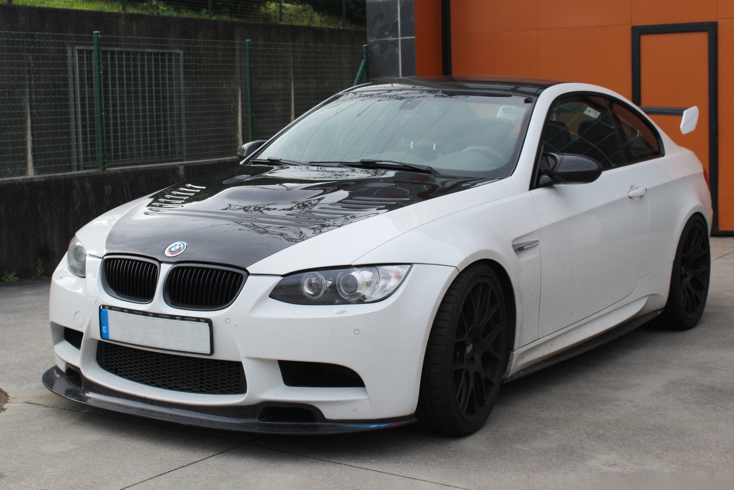 Karbonius E92 M3 Carbon Vented Hood