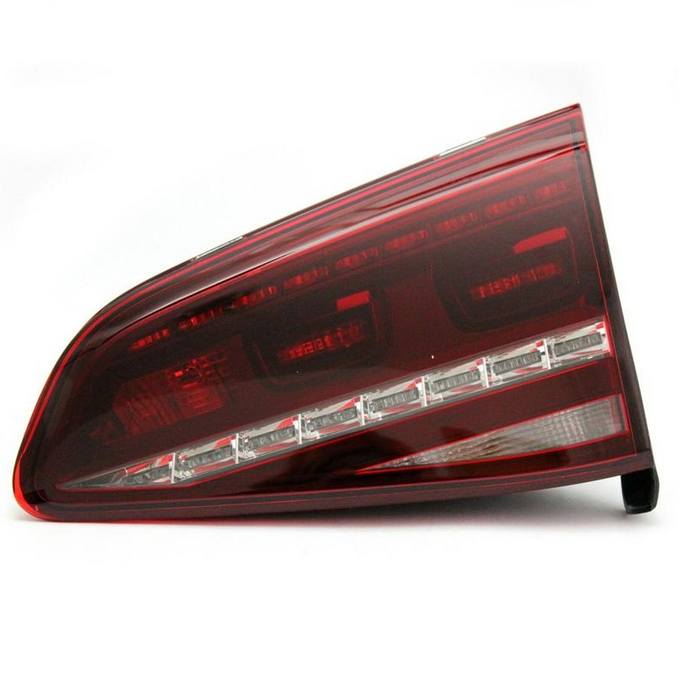 VW Tail Light – Passenger Right Inner – Magneti Marelli LLM221