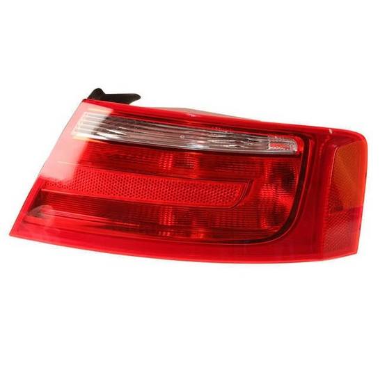 Audi Tail Light – Passenger Right Outer 8T0945096A – Magneti Marelli LUS5741