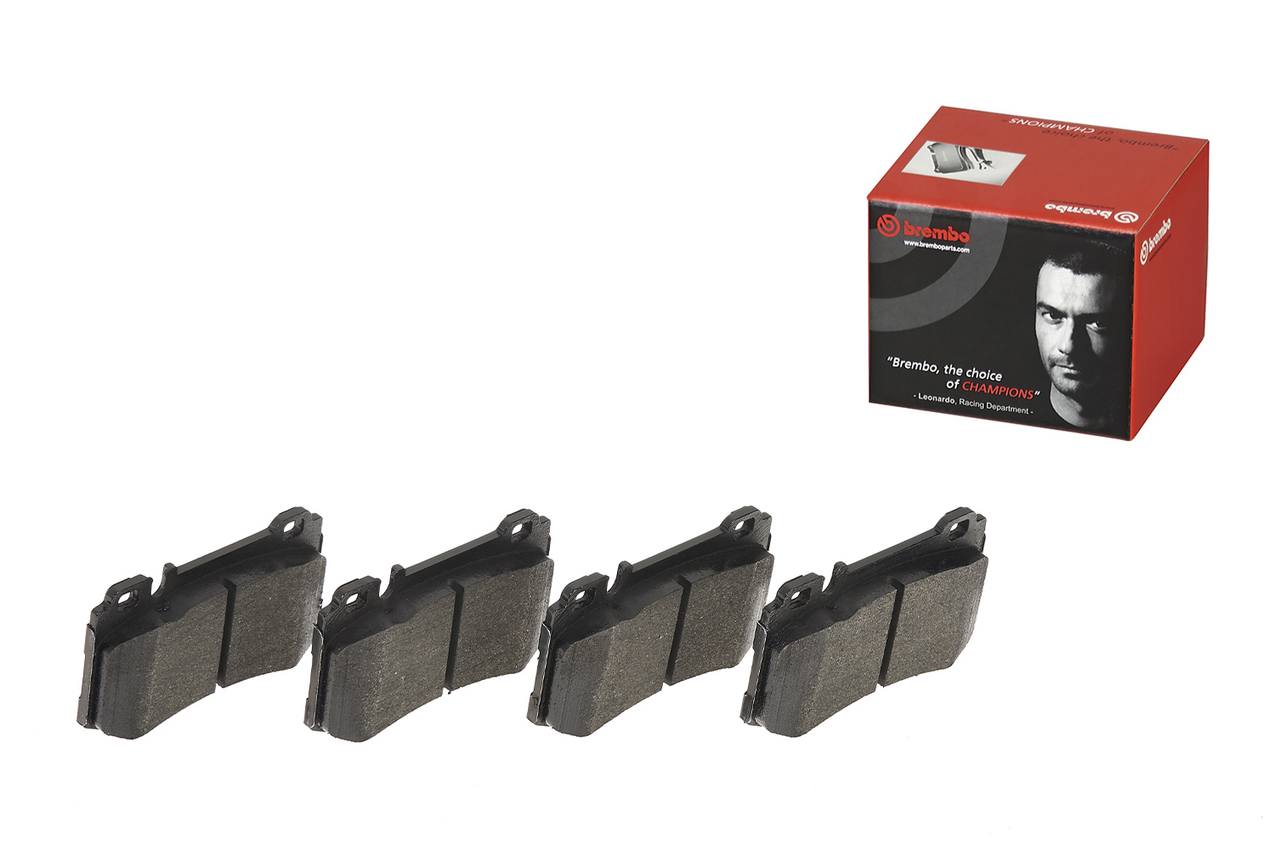 Mercedes-Benz Disc Brake Pad Set Kit – Front and Rear (Low-Met) 004420452041