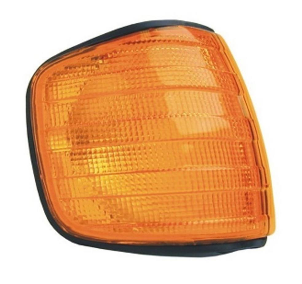 Mercedes-Benz Turn Signal Light Assembly – Pasenger Side (Amber) 0008208421