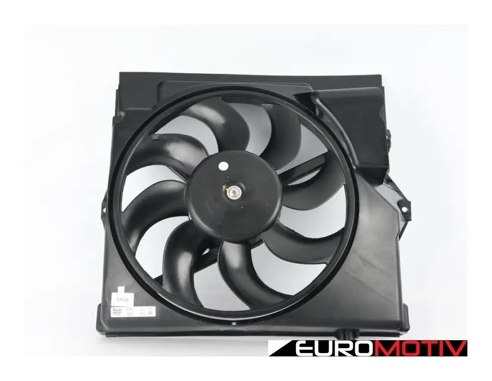 Auxiliary Fan Assembly With Shroud