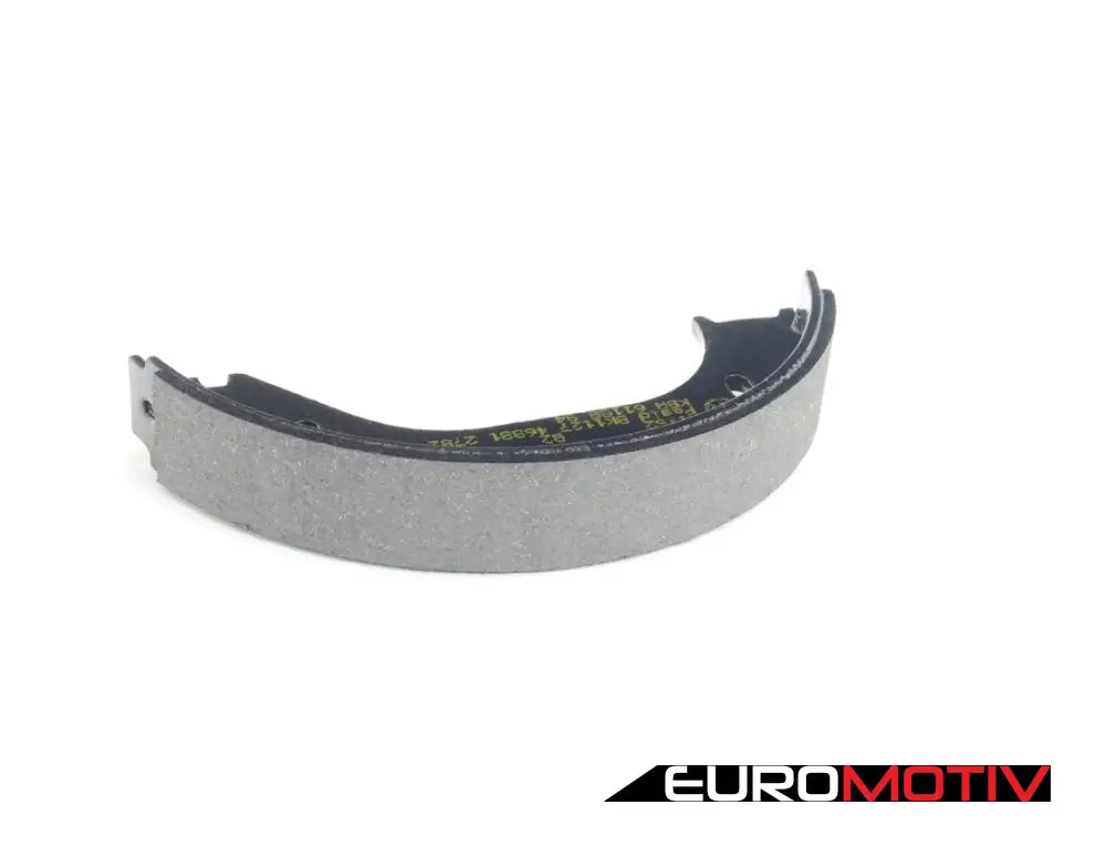 E30 Parking Brake Shoe Set