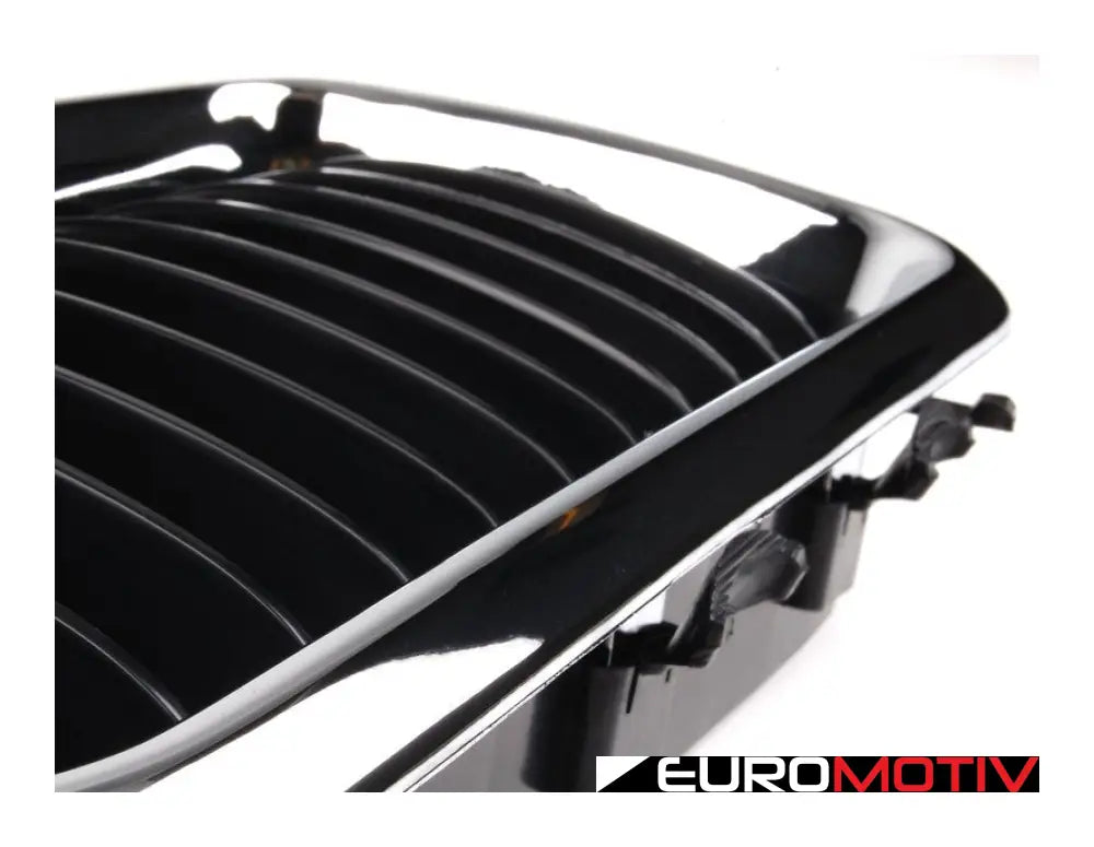 E38 Kidney Grille - Right