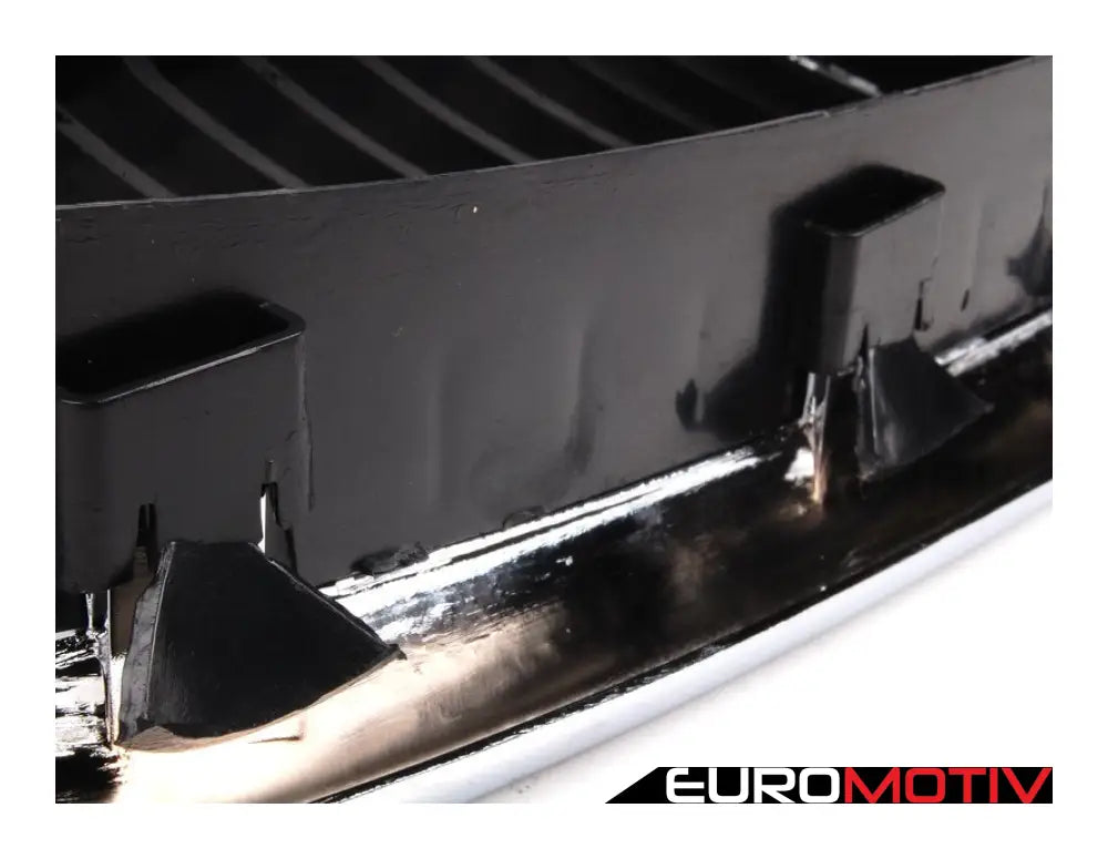 E38 Kidney Grille - Right