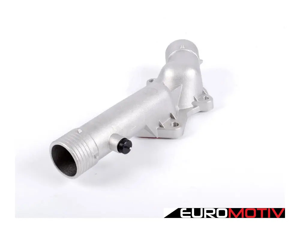 E39 Thermostat Housing