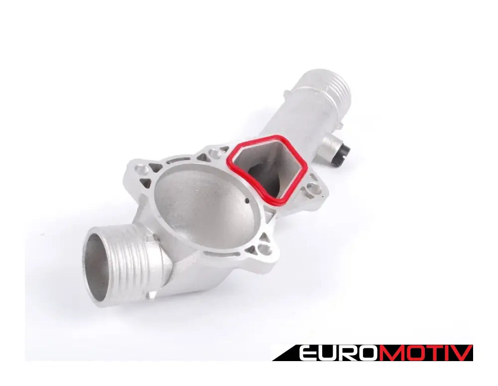 E39 Thermostat Housing