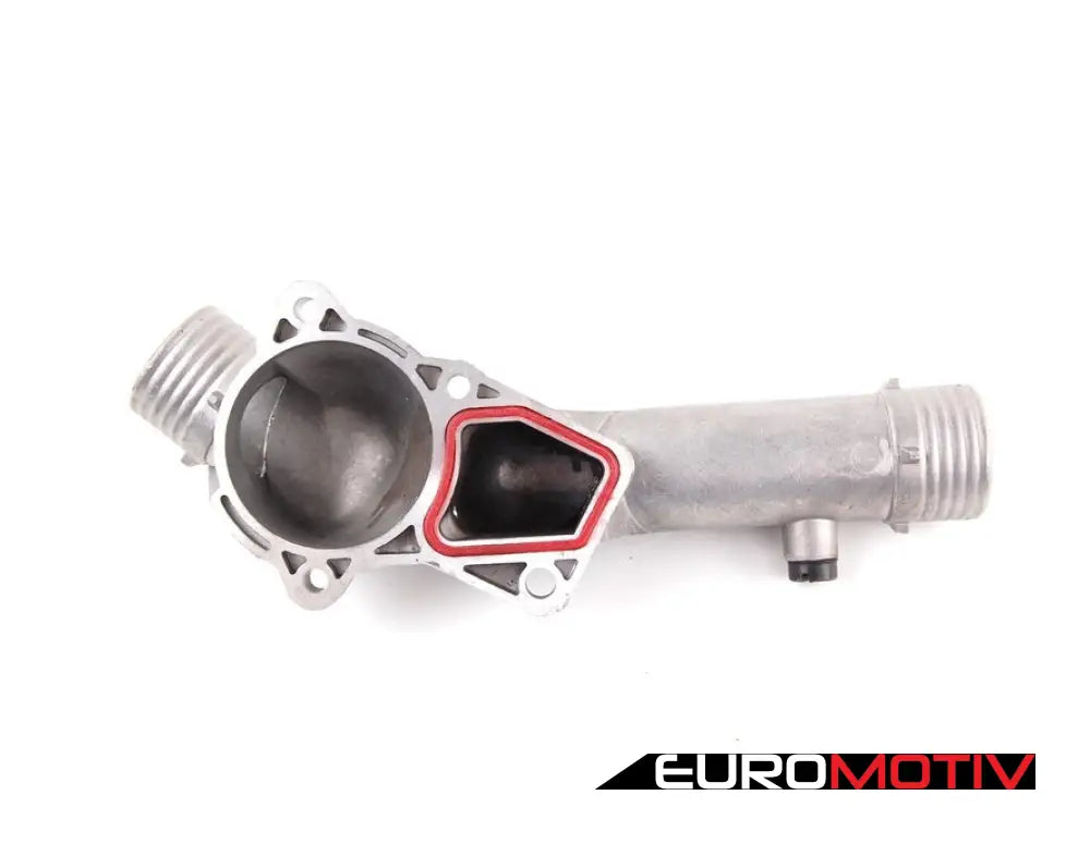 E39 Thermostat Housing