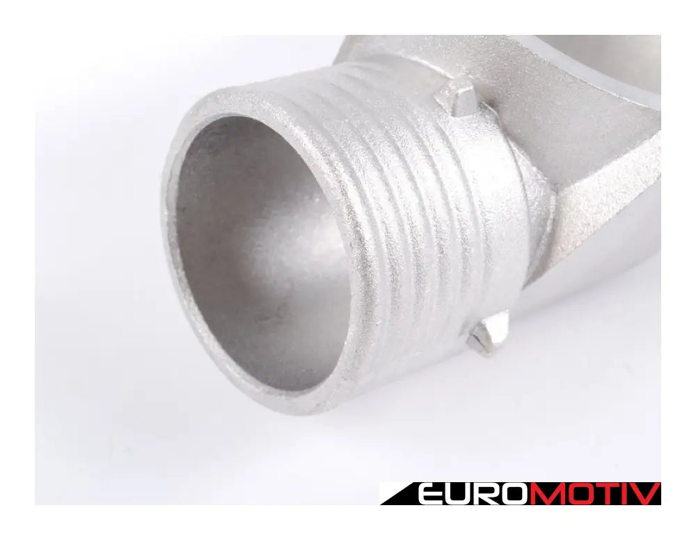 E39 Thermostat Housing