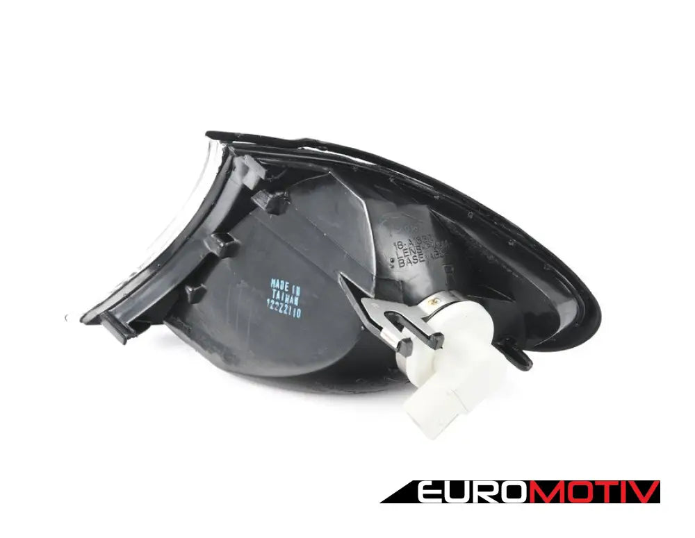 E46 Front Turn Signal Assembly - Right