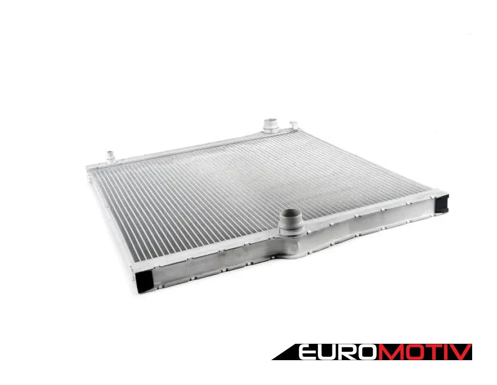 E70 Radiator