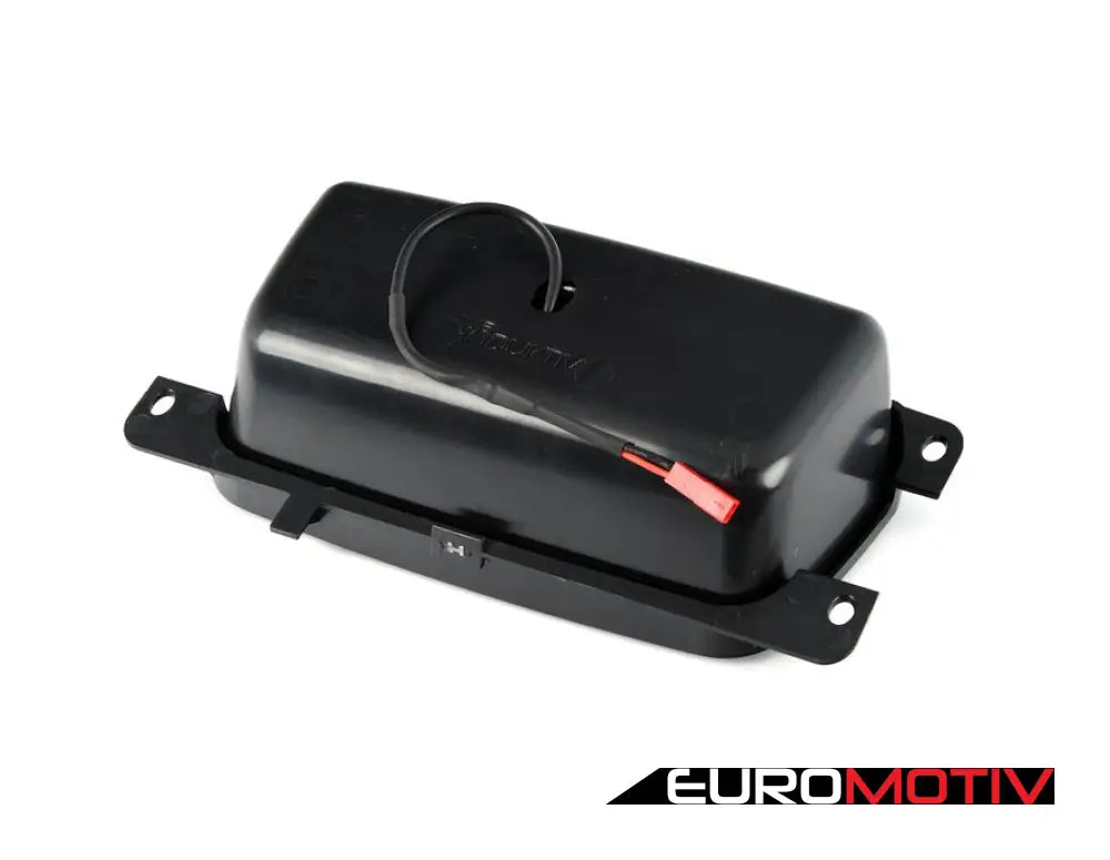 E9X Wireless Device Charging Unit - Carbon With Black Tray Pre-Installed In Center Console