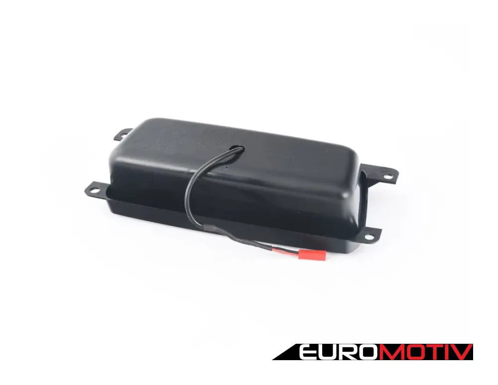 E9X Wireless Device Charging Unit - Carbon With Black Tray Pre-Installed In Center Console