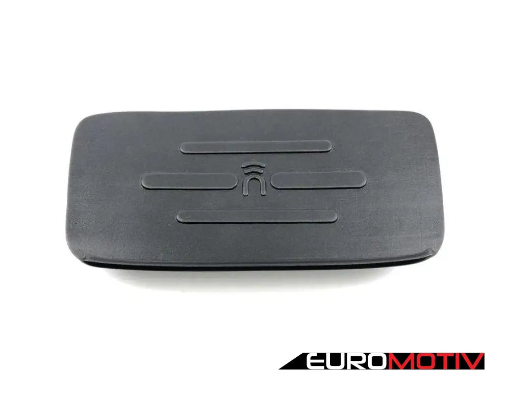 E9X Wireless Device Charging Unit - Pre-Installed In Center Console Tray