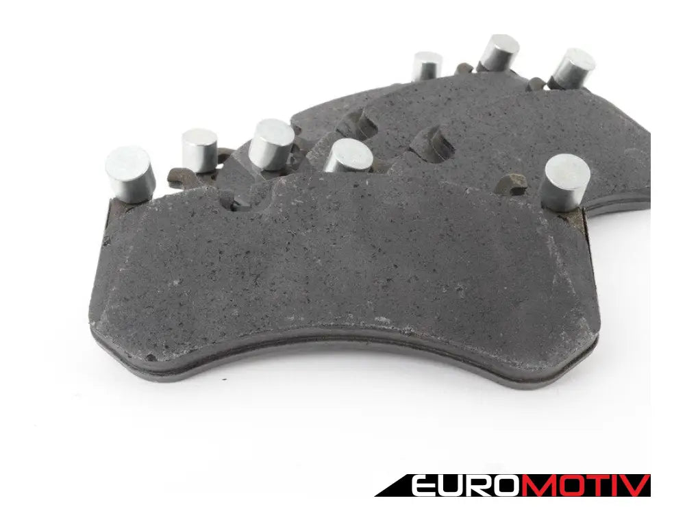 Front Brake Pad Set