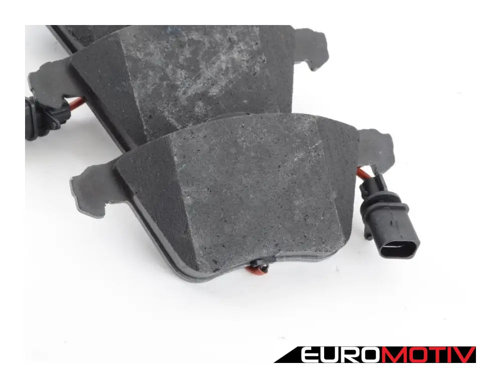 Front Brake Pad Set