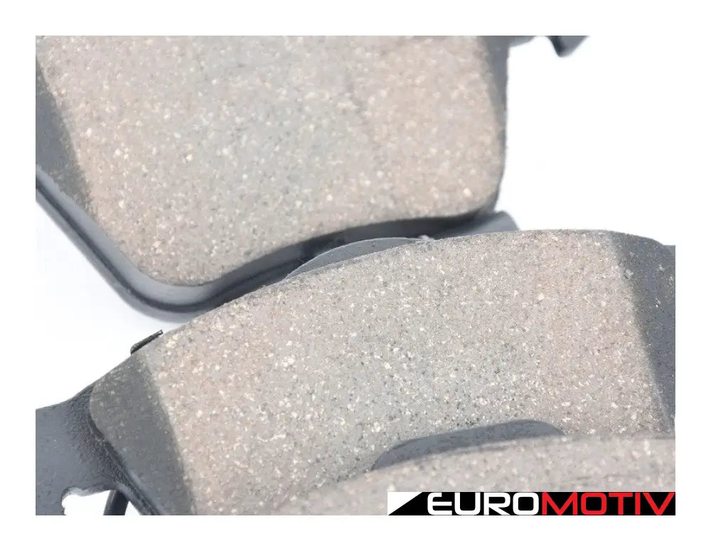 Front Premium Ceramic Brake Pad Set