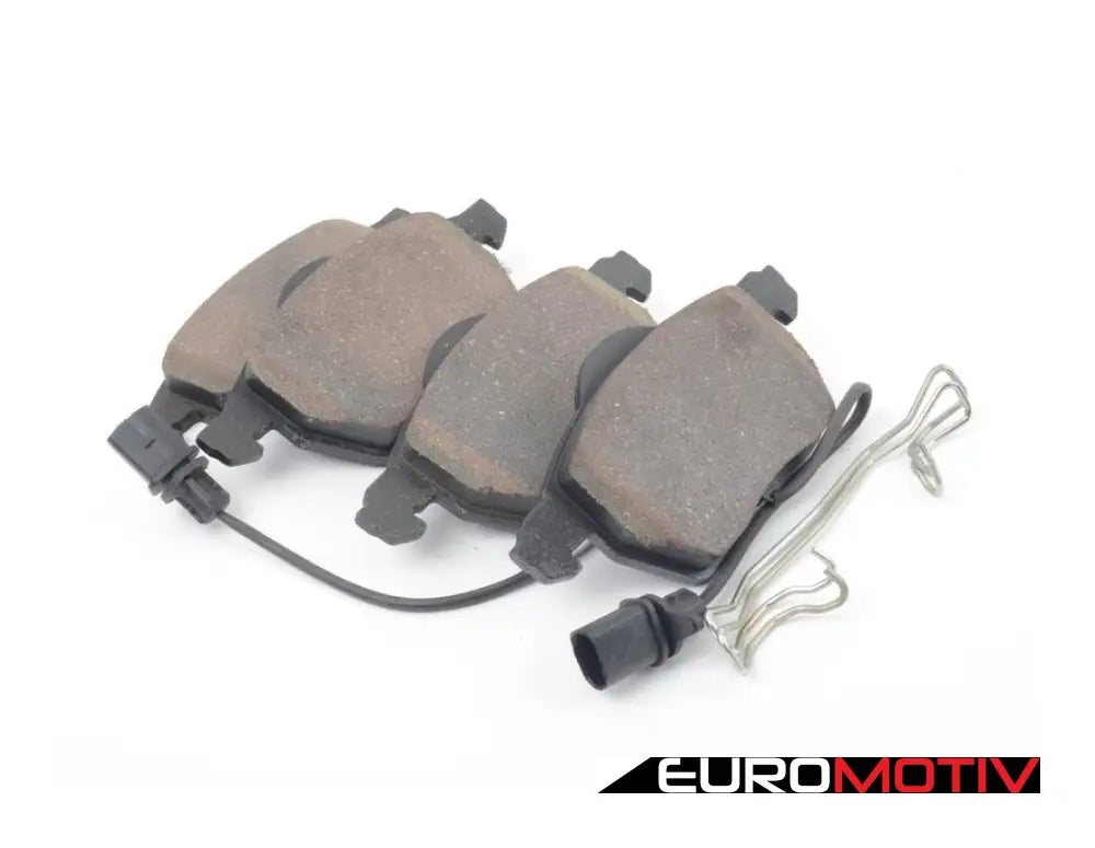 Front Premium Ceramic Brake Pad Set