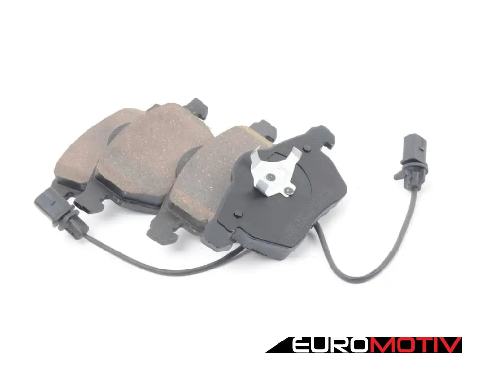 Front Premium Ceramic Brake Pad Set