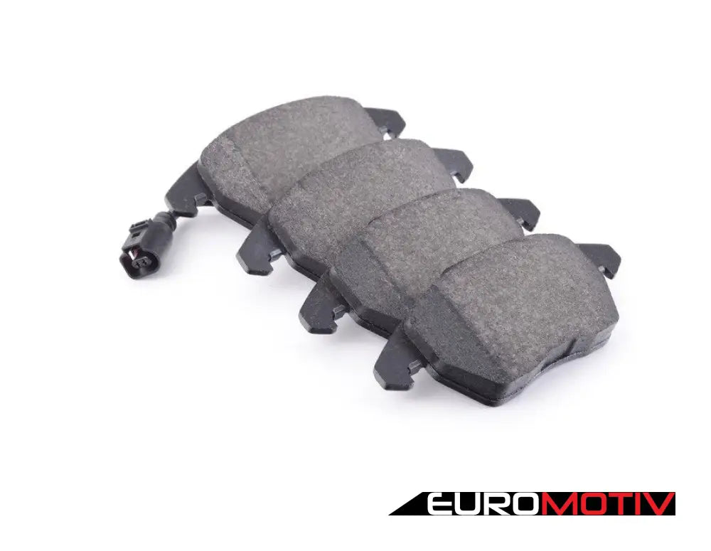 Front Premium Ceramic Brake Pad Set