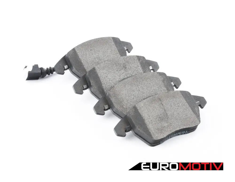 Front Stoptech Street Brake Pad Set