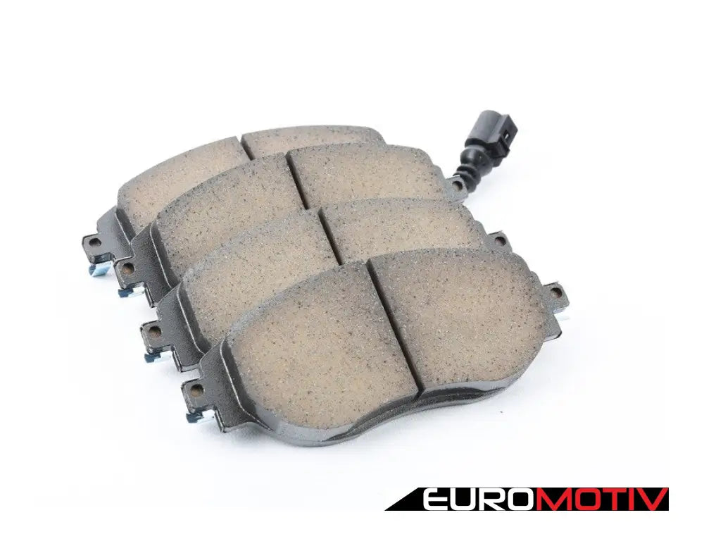 Front Street/Sport Brake Pad Set - With Wear Sensor