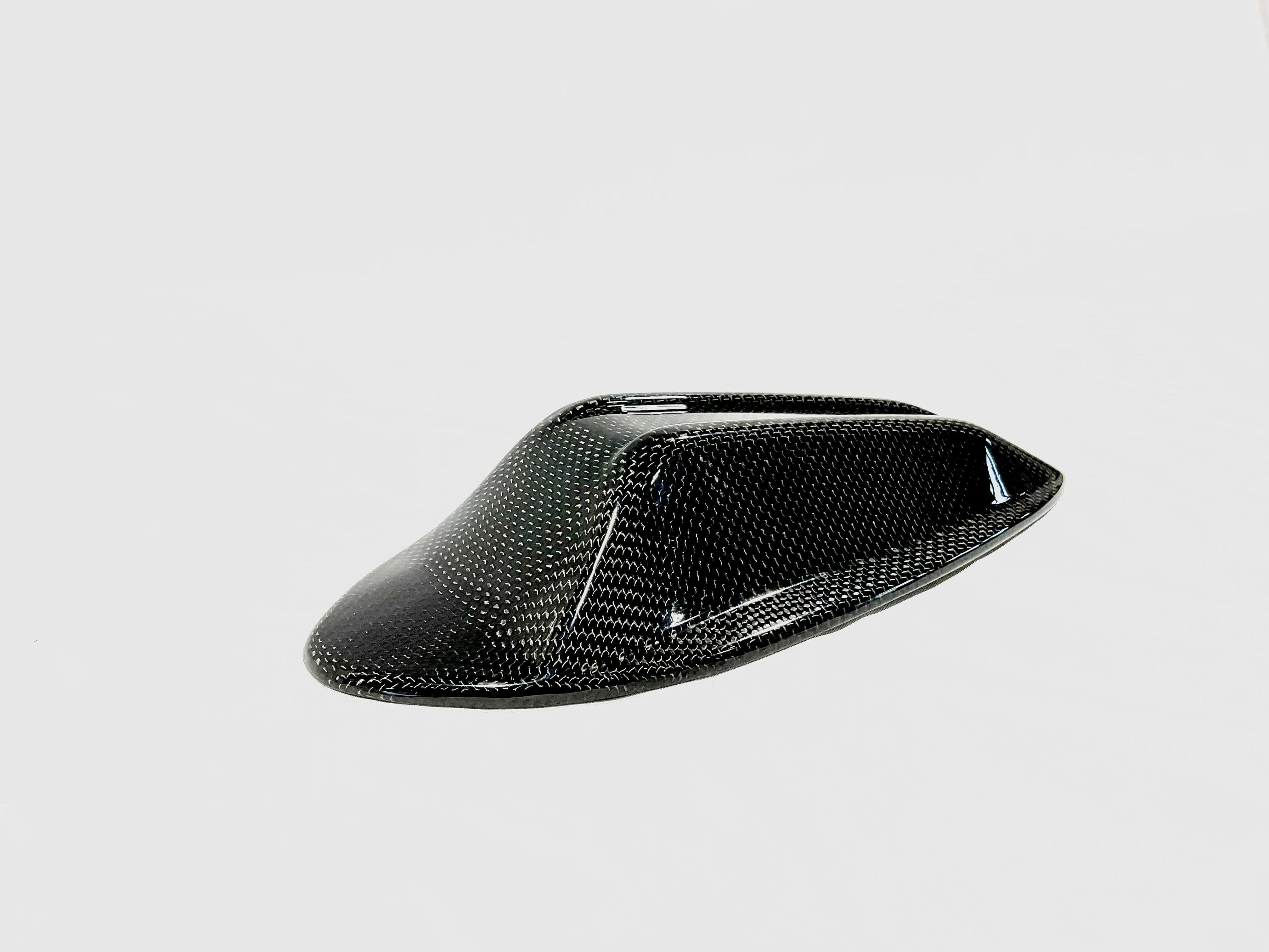 Kies Carbon BMW 1x1 Carbon Fiber Shark Fin Antenna Overlay - G Series (LCI)