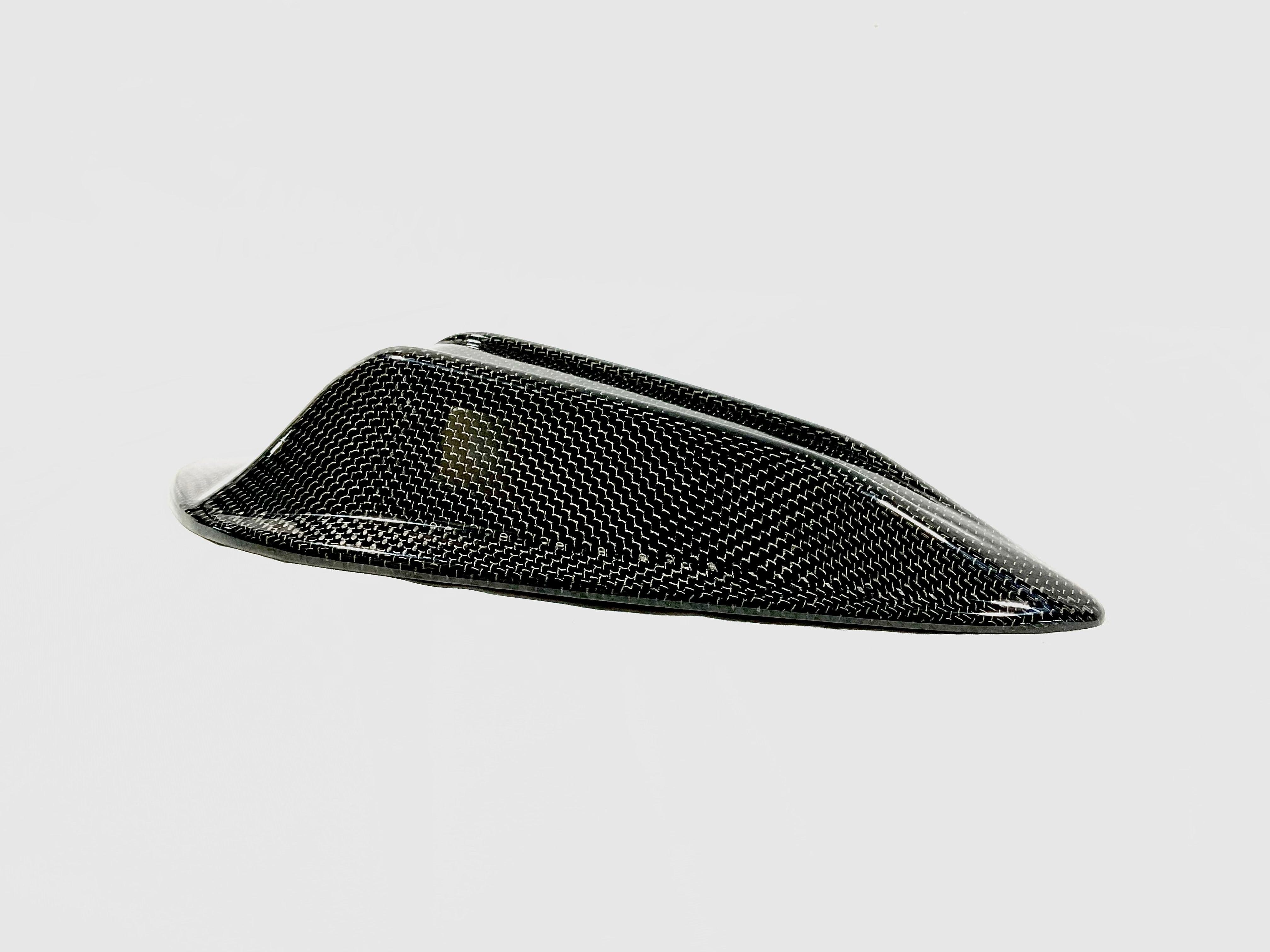 Kies Carbon BMW 1x1 Carbon Fiber Shark Fin Antenna Overlay - G Series (LCI)