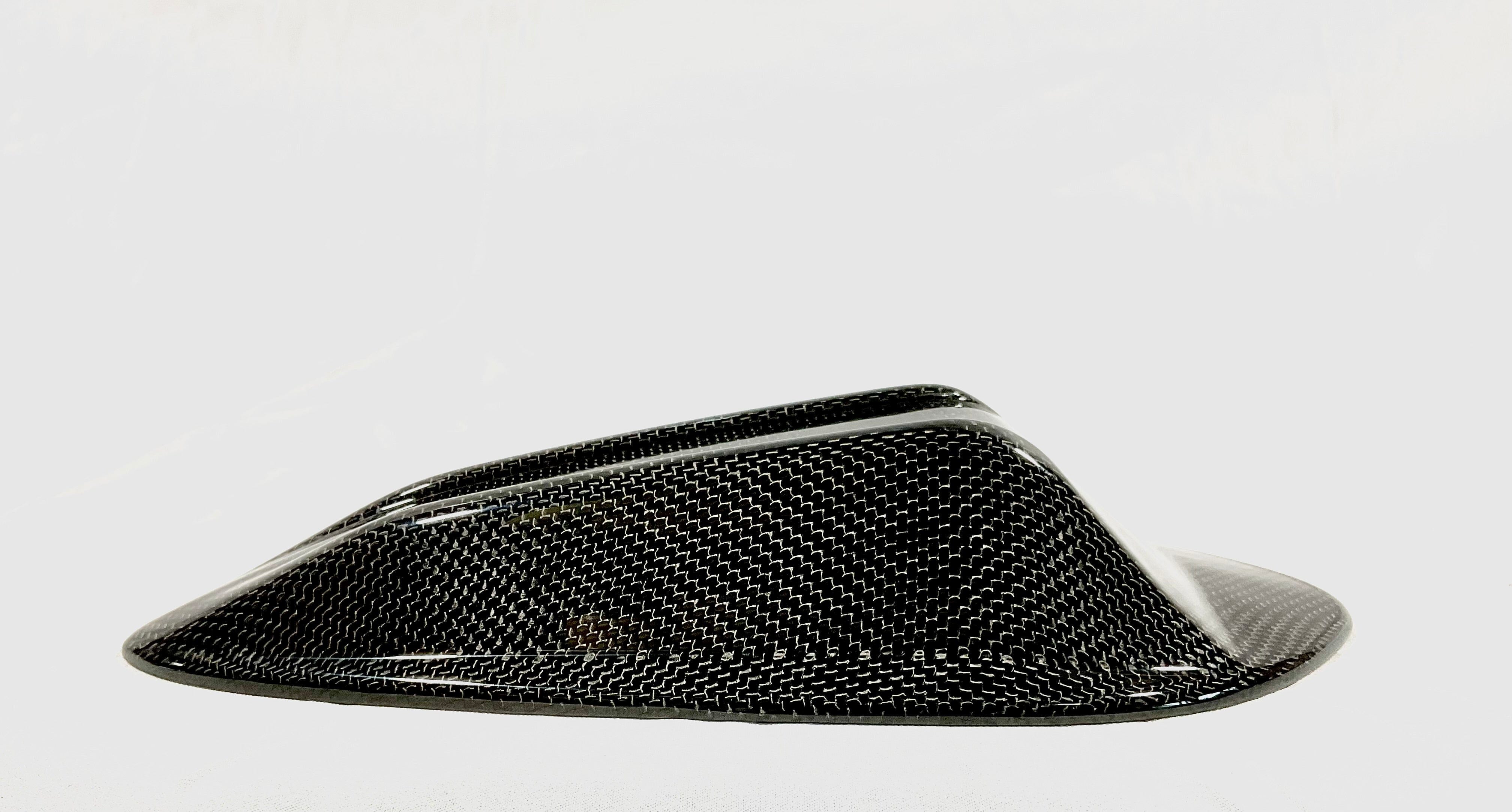 Kies Carbon BMW 1x1 Carbon Fiber Shark Fin Antenna Overlay - G Series (LCI)