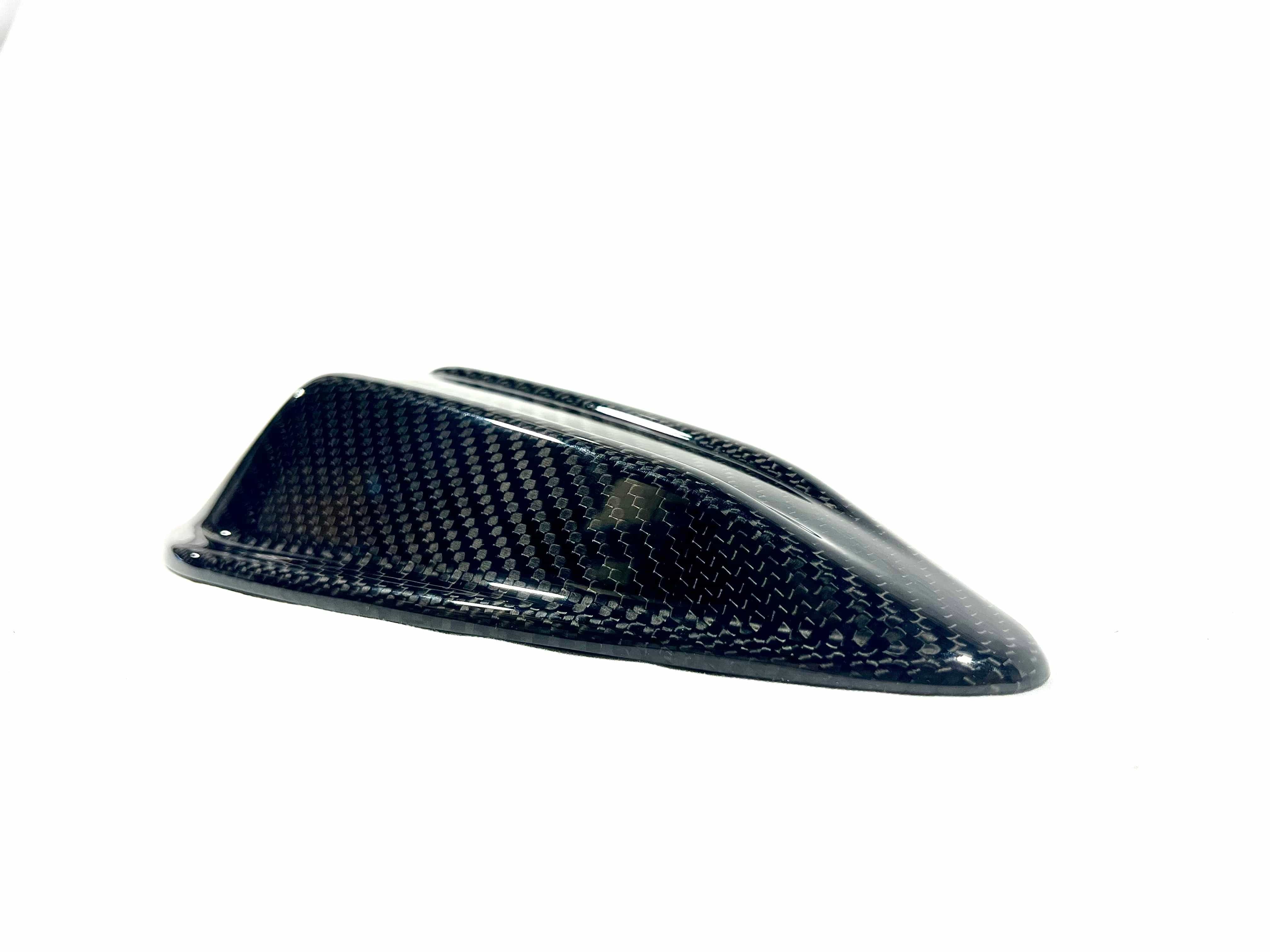 Kies Carbon BMW 2x2 Carbon Fiber Shark Fin Antenna Overlay - G Series (LCI)