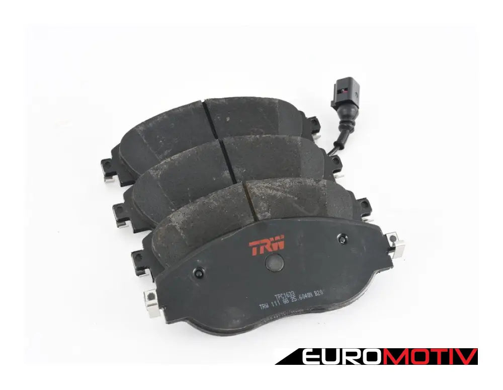 Low-Metallic Front Brake Pad Set