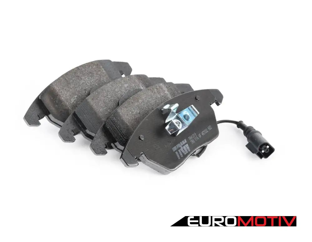 Low-Metallic Front Brake Pad Set