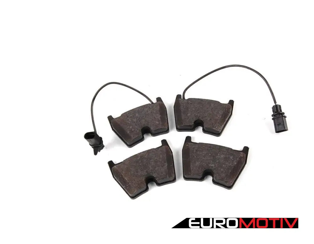 Low-Metallic Front Brake Pad Set - Audi Rs6 2003