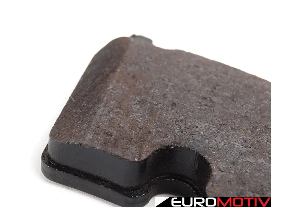 Low-Metallic Front Brake Pad Set - Audi Rs6 2003