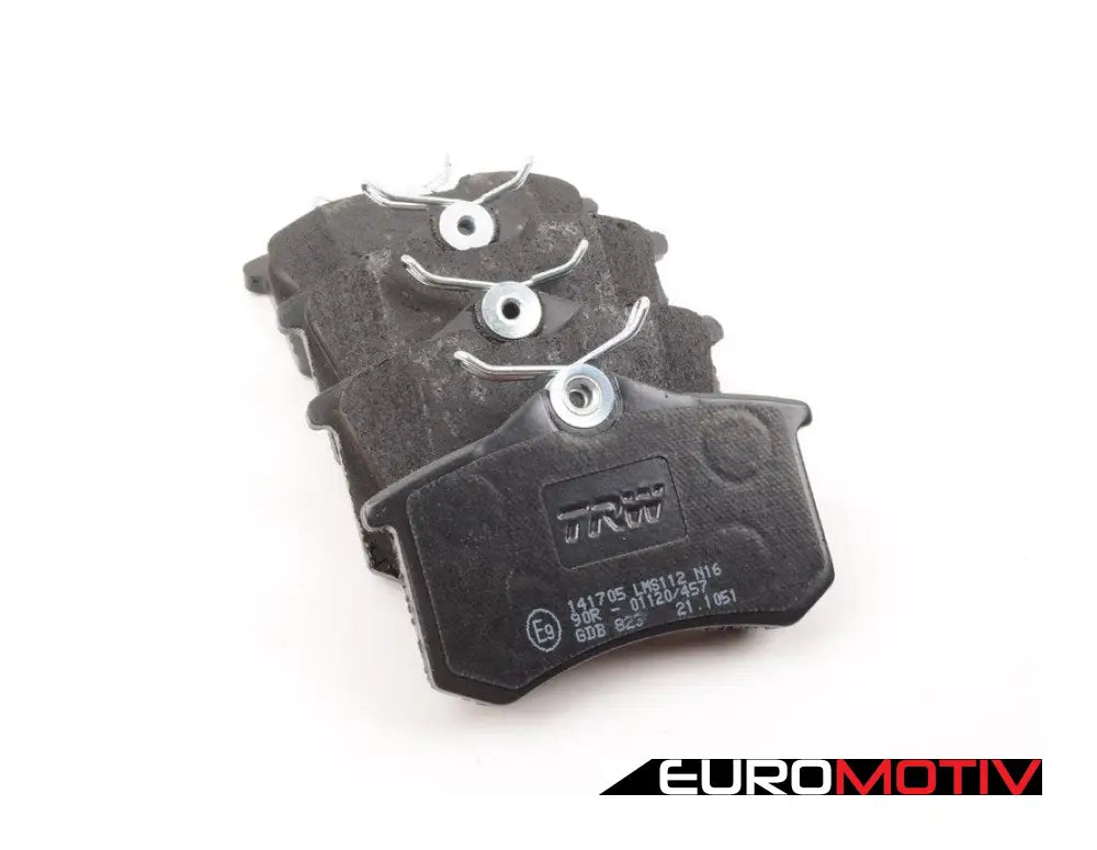 Low-Metallic Rear Brake Pad Set