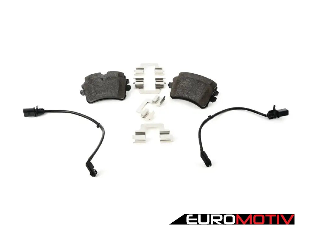 Low-Metallic Rear Brake Pad Set