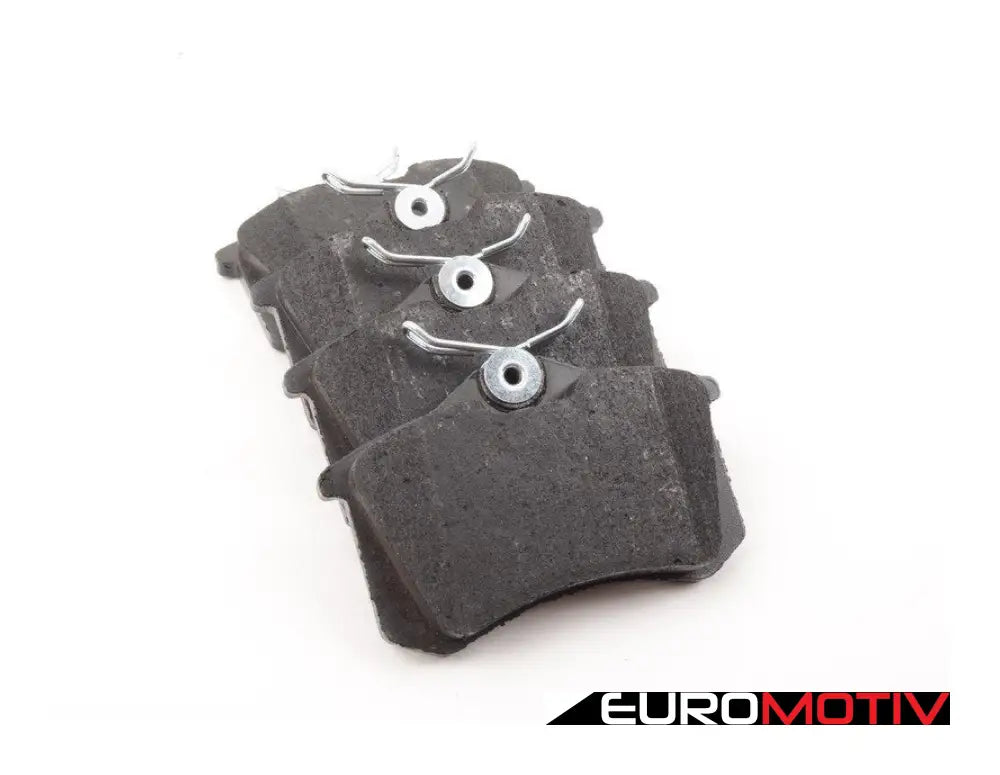 Low-Metallic Rear Brake Pad Set