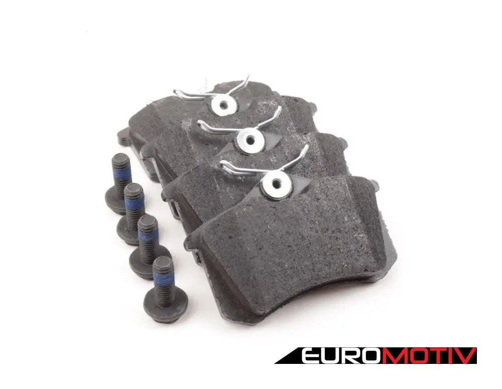 Low-Metallic Rear Brake Pad Set