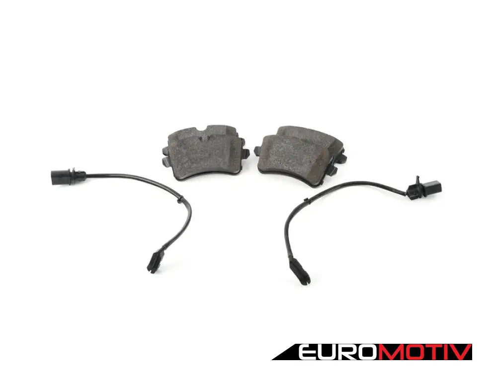 Low-Metallic Rear Brake Pad Set