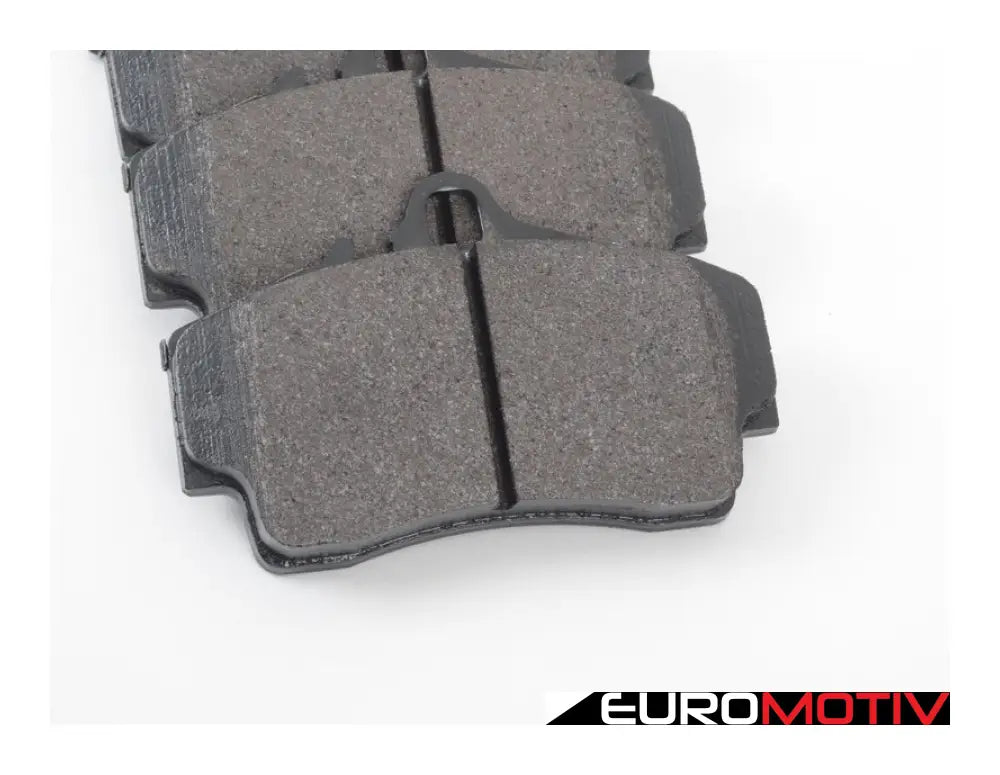 Performance Ceramic Brake Pad Set