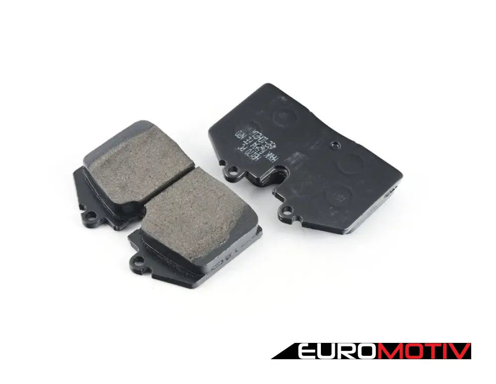 Performance Ceramic Brake Pad Set