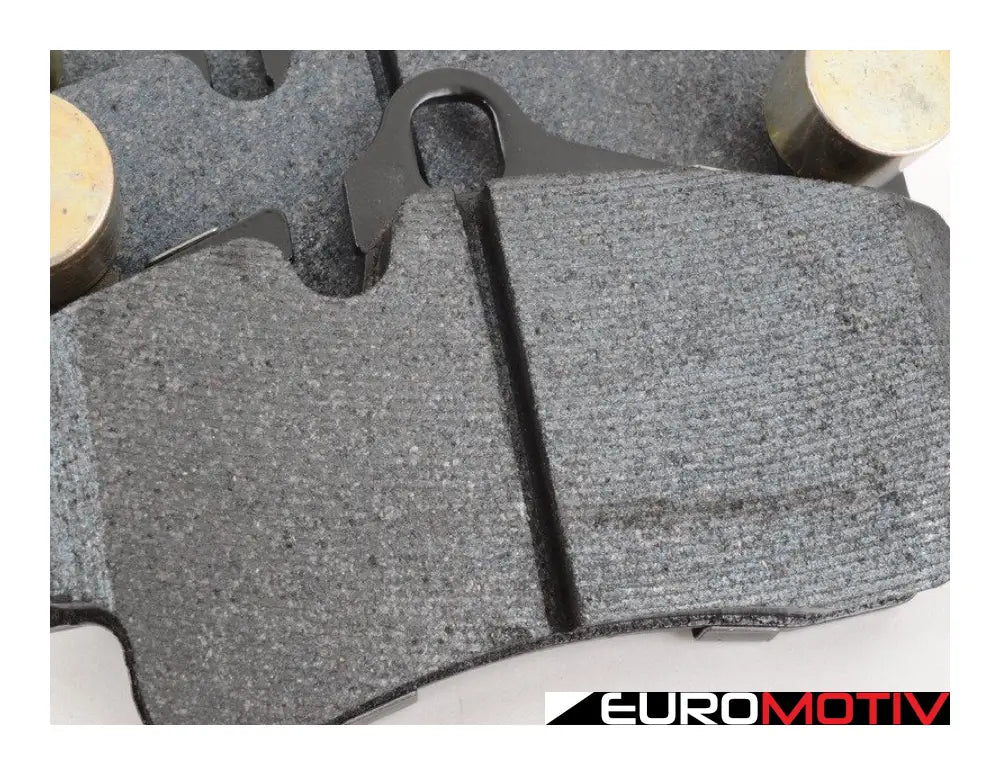 Rear Performance Ceramic Brake Pad Set