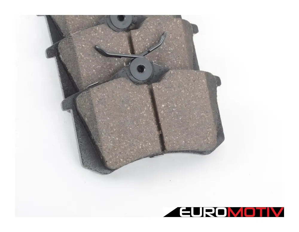 Rear Premium Ceramic Brake Pad Set