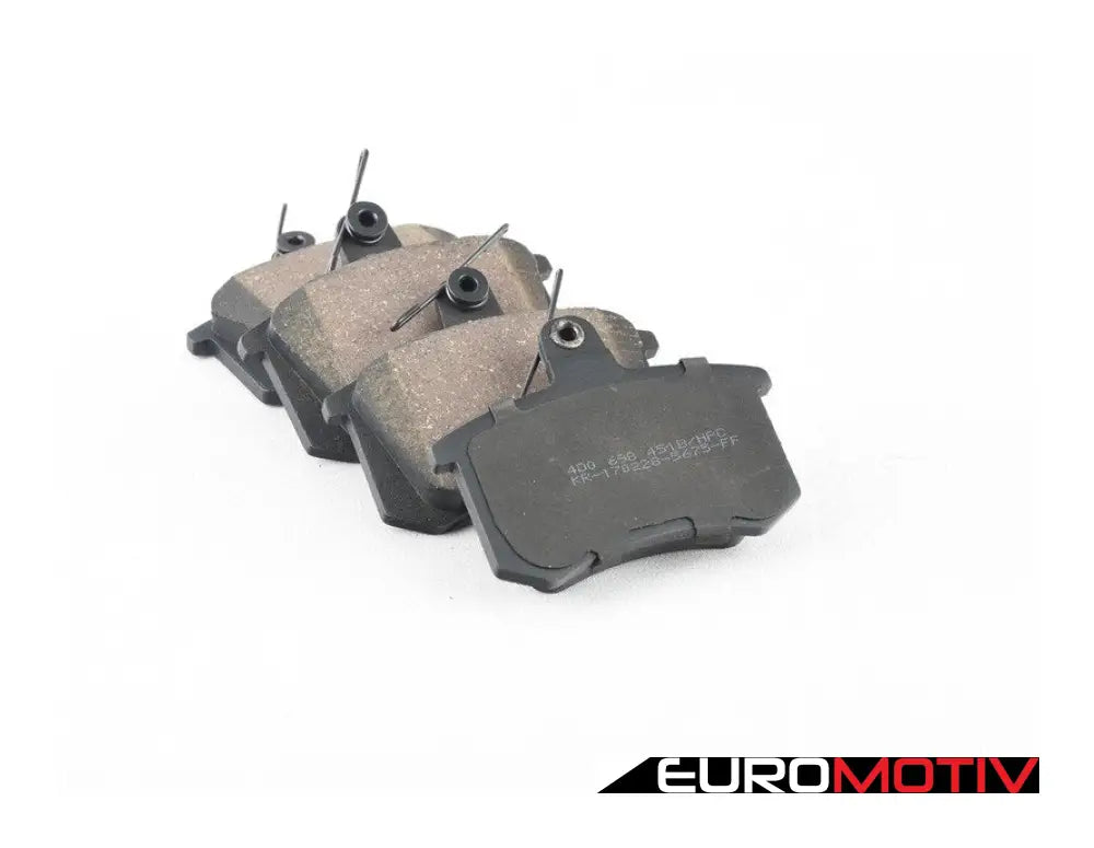 Rear Premium Ceramic Brake Pad Set